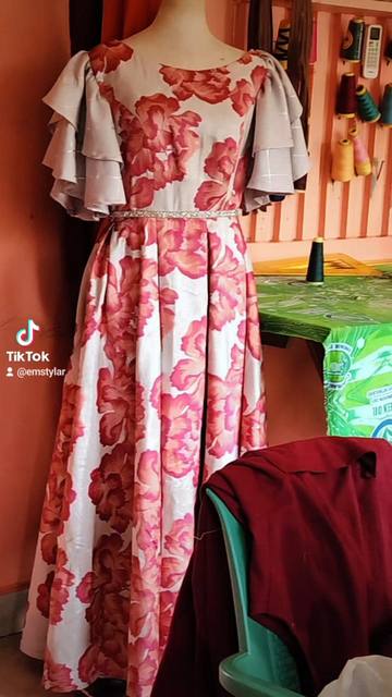Robe fleurie plissée