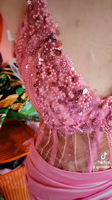 Robe perlée rose
