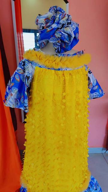 Robe wax épaules dénudées