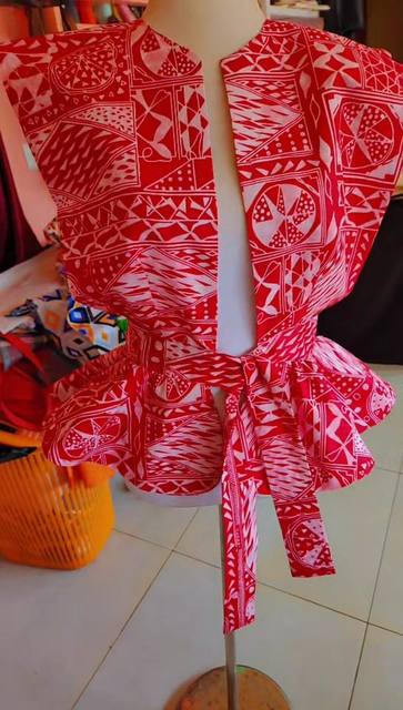 Haut wax rouge et blanc